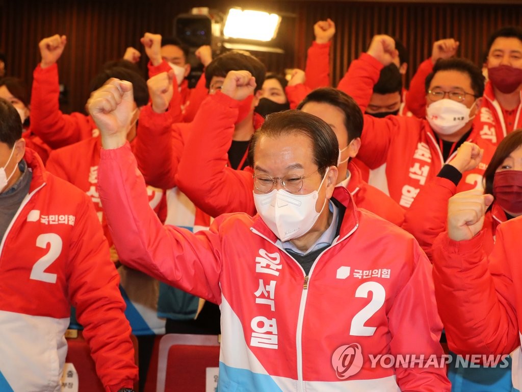 피말리는 접전…李 앞서다 尹 역전하자 '탄식·환호' 교차