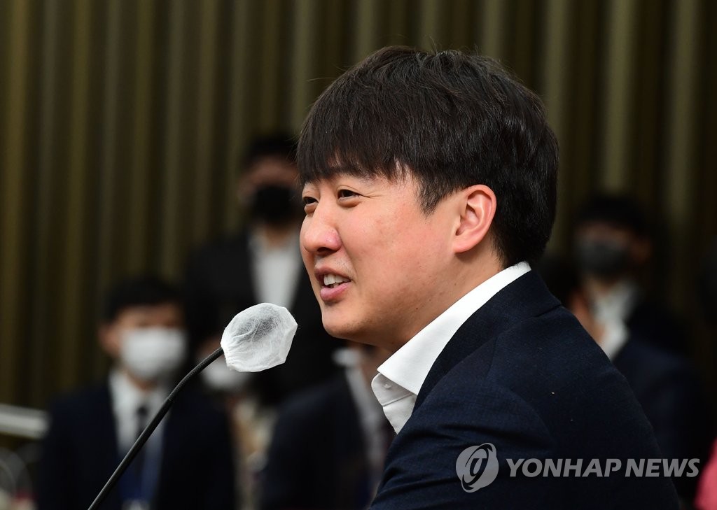 이준석 "'비대위원장 김해영'이 두렵지 '180석정의당' 안두렵다"