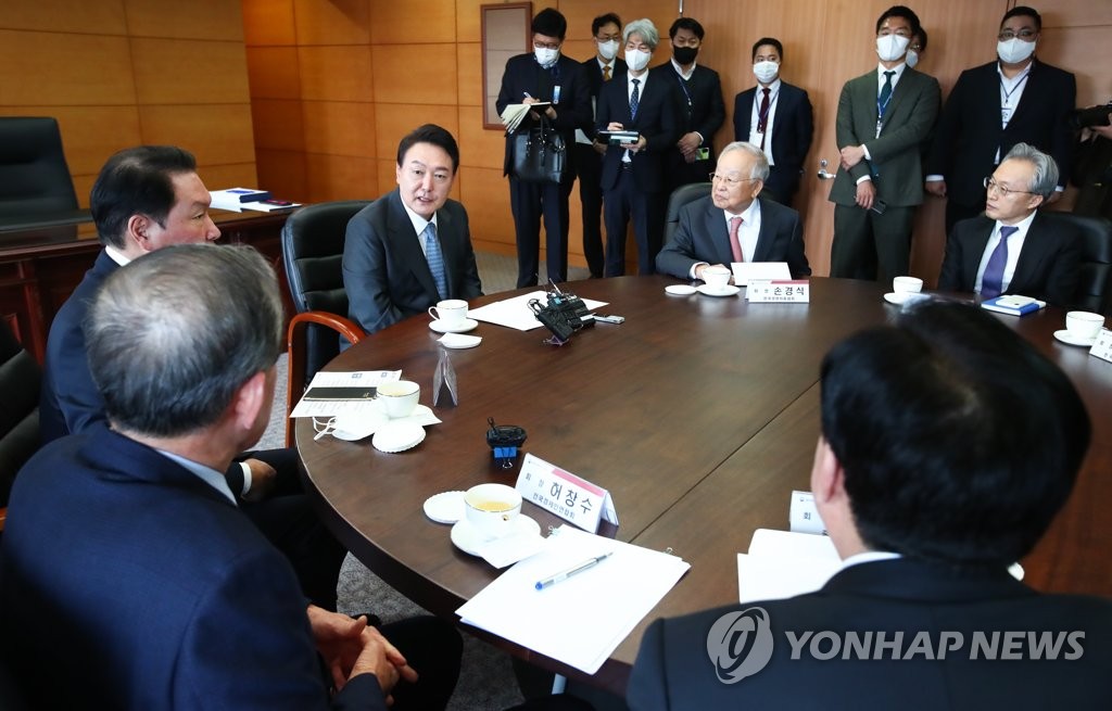 尹당선인, 경제6단체와 도시락 오찬…"기업 활동 방해요소 제거"