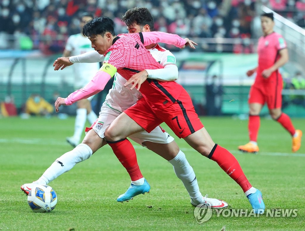 '손흥민 선제골' 벤투호, 이란과 월드컵 예선 1-0으로 전반 리드