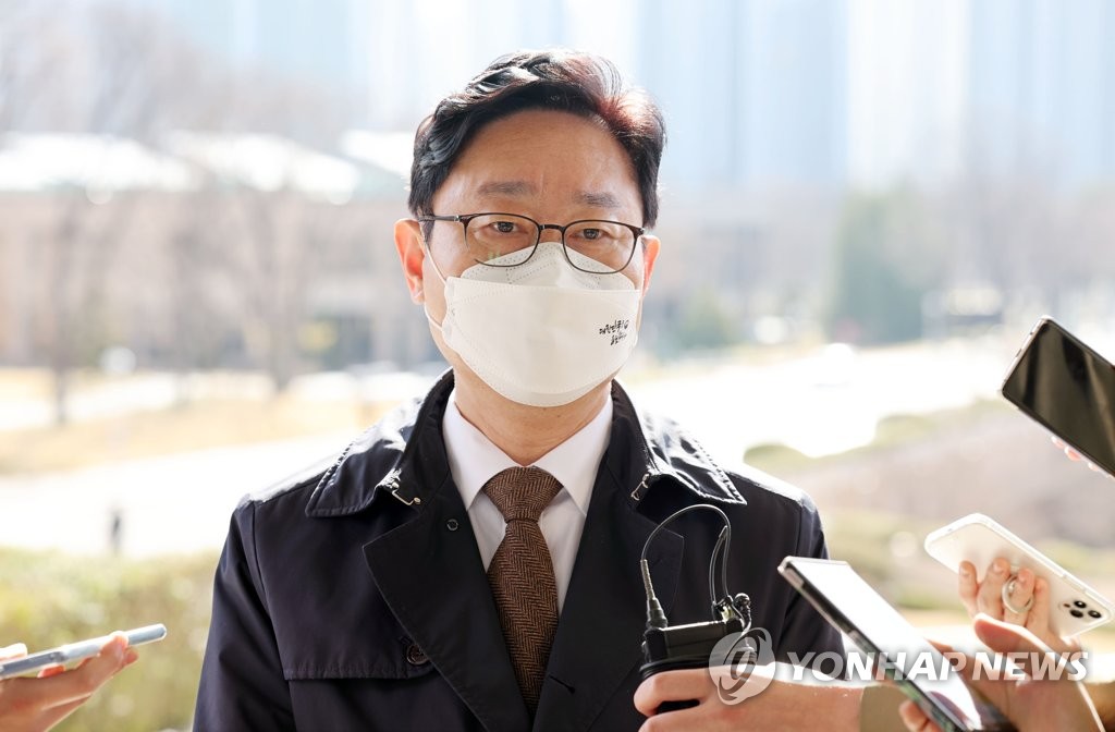 검찰, '박범계 李 선거운동 채팅방 참여' 고발인 조사