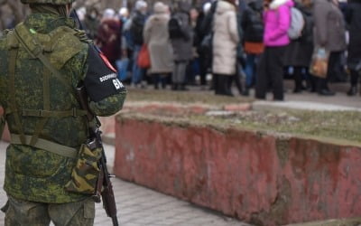 우크라 여성 "러軍에 성폭행 당해" 주장…4살 아들 앞에서 범행   