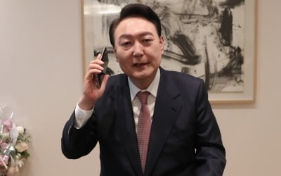바이든, 尹에 "백악관 방문해달라"…한미 정상회담 조기 개최 가능성
