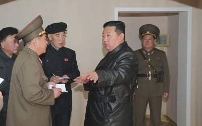 北 김정은, 어제 신형 ICBM 화성-17형 시험발사 명령