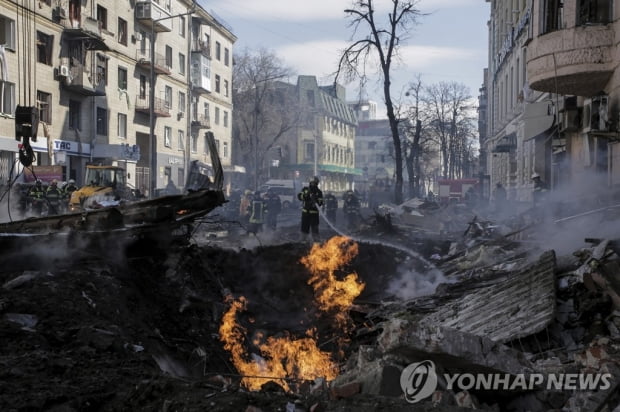 국방부 "우크라에 비무기체계 위주 군수물자 지원키로"