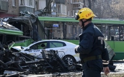  우크라측 "전쟁 5월초 끝날수도…러 자원투입에 달려"