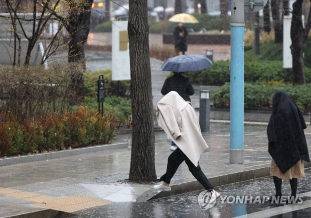 전국 곳곳 눈·비…제주 시간당 20㎜ 강한 비