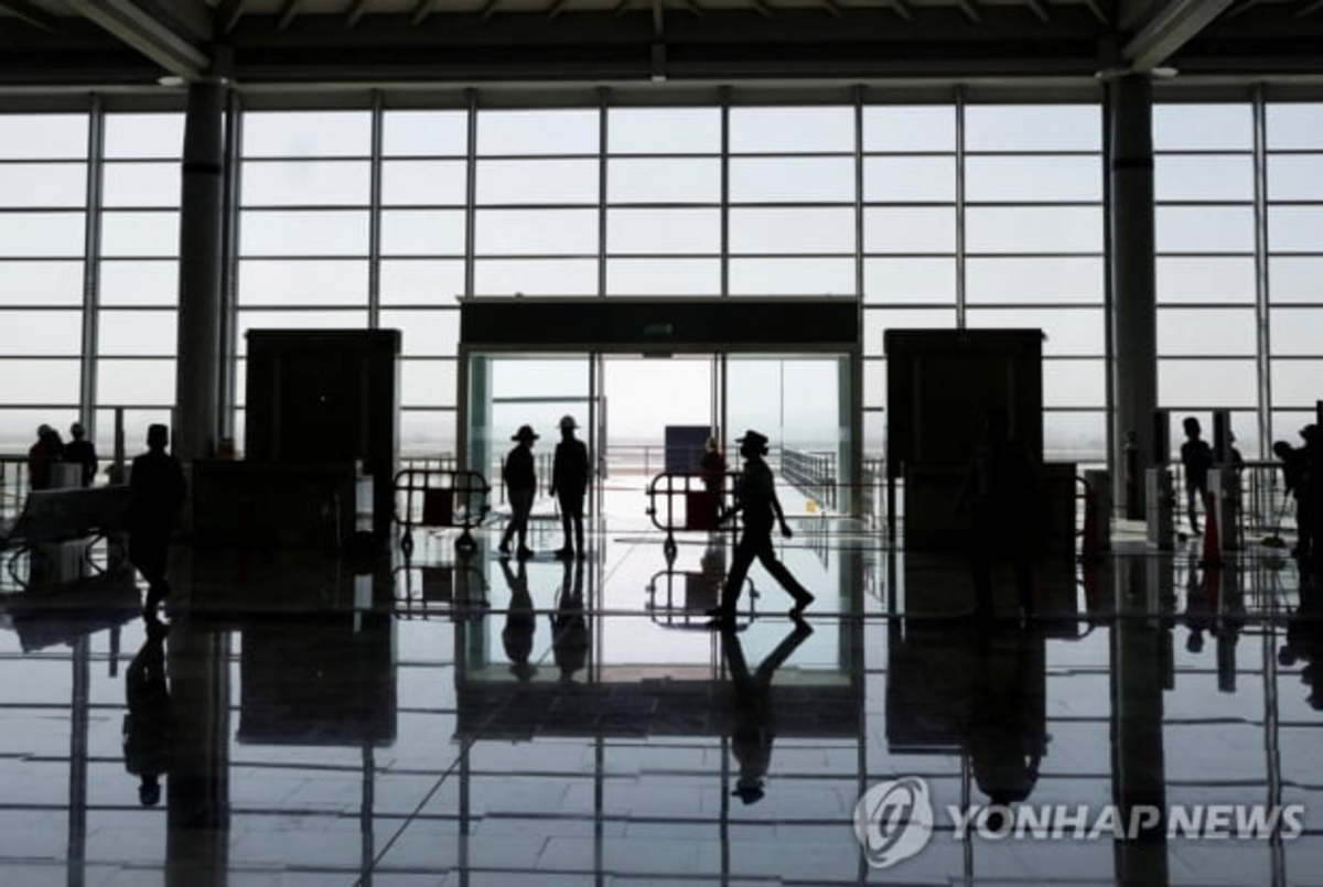 멕시코시티 신공항, 논란 속 개항…대통령 역점사업 첫 성과 | 한국경제