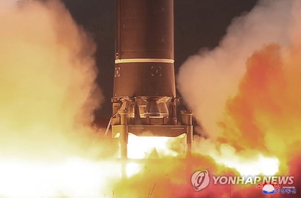 외신 "북, 존재감 드러내려 우크라 전쟁중 ICBM 발사"