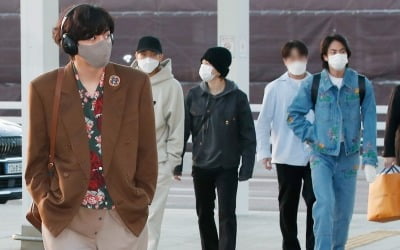 BTS, '그래미 어워즈' 참석차 美 출국…첫 그래미 수상 노린다