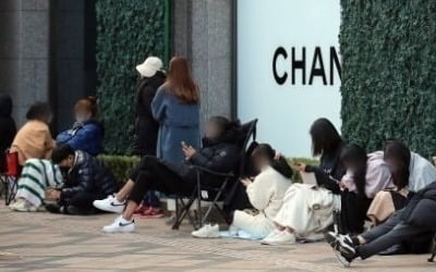 가격 인상·오픈런 행진 샤넬…작년 한국 매출 1조 돌파했다