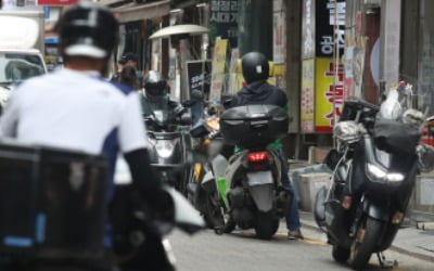 "특정 기사에 배달 콜 몰아준다" 소문…라이더들 불만 폭발