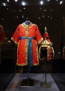 1892년 고종 황제가 선물한 투구와 갑옷
