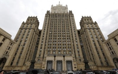 "러시아 외교관, 불법 정보수집"…이틀 새 148명 쫓겨났다 
