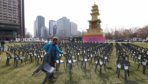 [포토] 부처님오신날 연등행렬 3년 만에 재개…4월 5일 점등식