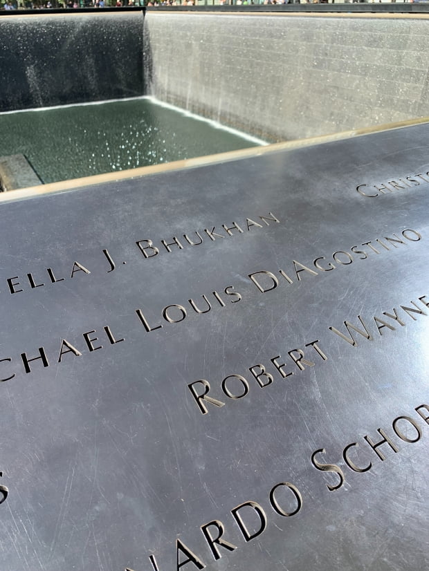 9·11 메모리얼에 새겨인 희생자들의 이름. 뉴욕=강영연 특파원