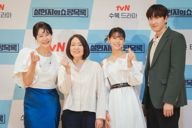 '살인자의 쇼핑목록' 진희경, 이언희 감독, 설현, 이광수 /사진=tvN