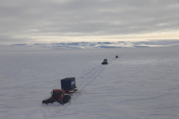지난 2020년 극지연구소 'K-루트 사업단'이 독자적인 남극 내륙진출로 코리안루트를 탐사하고 있다. 코리안루트는 장보고과학기지에서 남극점까지로 직선거리는 1700km, 총 육상주행 거리는 3000km에 이른다. 한경DB