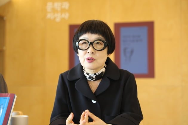 김혜순 시인 (사진 제공=문학과지성사)