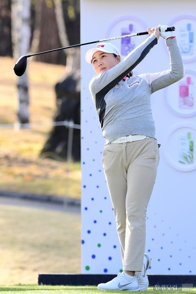 [포토] 서연정, '멀리멀리 날아가라~'