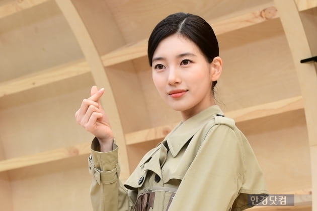 [포토] 수지, '예쁨 가득 담은 하트~'