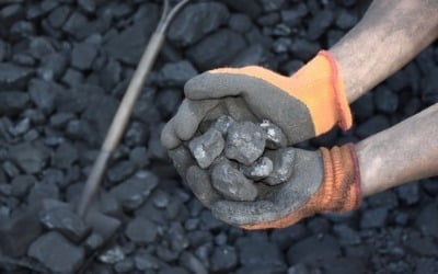 EU 러시아산 석탄 수입 금지 소식에 석탄 관련주 상승