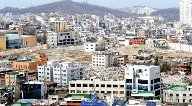 서울 성북구 장위뉴타운 개발 사업이 본격화되고 있다. 사진은 재개발 사업이 속도를 내고 있는 장위뉴타운 해제지역 전경.  /김범준 기자 
