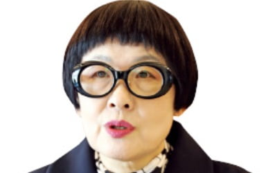 김혜순 시인 "엄마의 죽음이란 개인적 고통…'전 지구적 비탄'으로 바라봤죠"