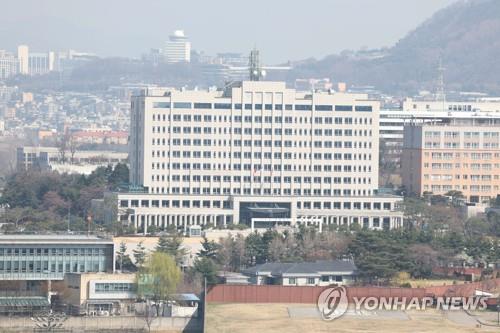 [속보] 정부 "인수위 요구 예비비, 안보 관련 추가검토 필요"