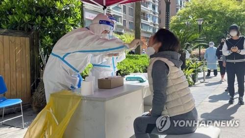 물 건너간 '상하이 단기봉쇄'…중국 경제 부담 더 커진다