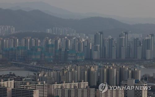 "규제 풀린다" 기대감에 서울 아파트값 11주 만에 하락 멈췄다