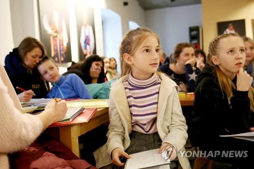 [우크라 침공] 전 세계에 불어닥친 우크라이나어 학습 열풍