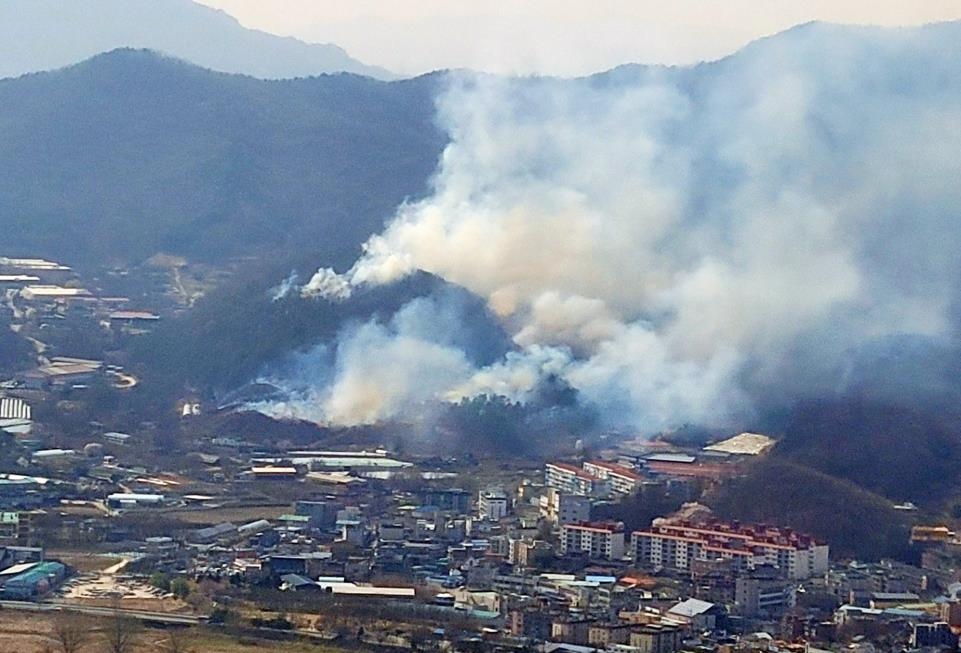 경기북부 5개 시·군서 크고 작은 산불 잇따라(종합)