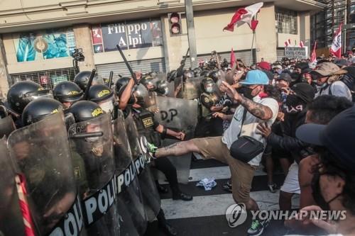 파키스탄부터 페루까지…살인적 물가에 정정불안 커진다