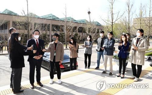 원희룡 "집값장벽 현대판 신분계급…규제완화로 투기생각 착각"(종합)