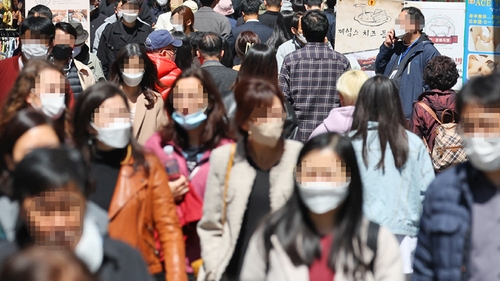 정부 "거리두기 인원·시간제한 해제 검토…6∼7월엔 마스크도"(종합)