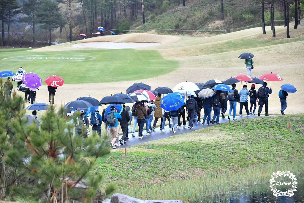 박지영, 메디힐·한국일보 챔피언십 1R 8언더파 맹타로 선두(종합)