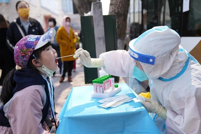 "아버지 귀향 보고 안 했다" 中 고교생 제적했다 여론 뭇매