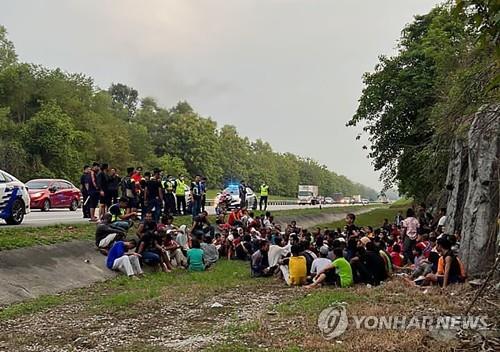 말레이 수용소 로힝야족 500명 탈출…6명 교통사고 참사