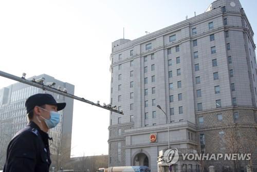 中법원, 중국인 여자친구 살해한 미국인에 사형 선고