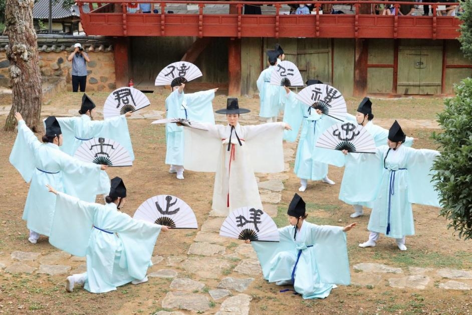 보물 밀양향교에서 10월까지 '선비풍류' 공연 열린다