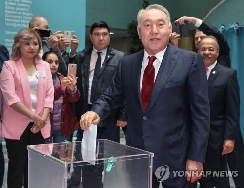 카자흐 초대 대통령 권한 축소…정치개혁 진행