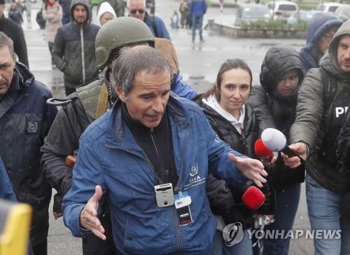 "러 미사일, 원전 바로 위로 날아가"…IAEA, 조사 착수