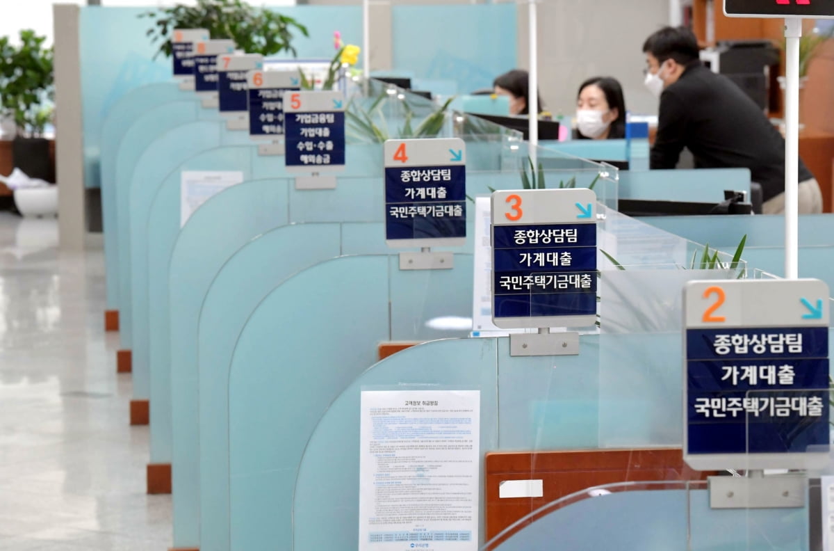 '영 리치(young rich)' 한국 젊은 부자들…금융사 직원보다 금융지식 높다 [국제경제읽기 한상춘]