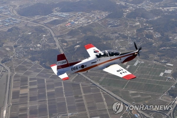 [속보] 사천서 공군 훈련용 전투기 2대 추락…"3명 사망·1명 실종"