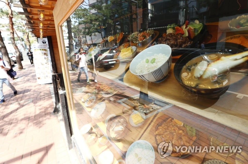 서울 칼국수 8천원 첫 돌파…밀가격 높아 냉면도 급등