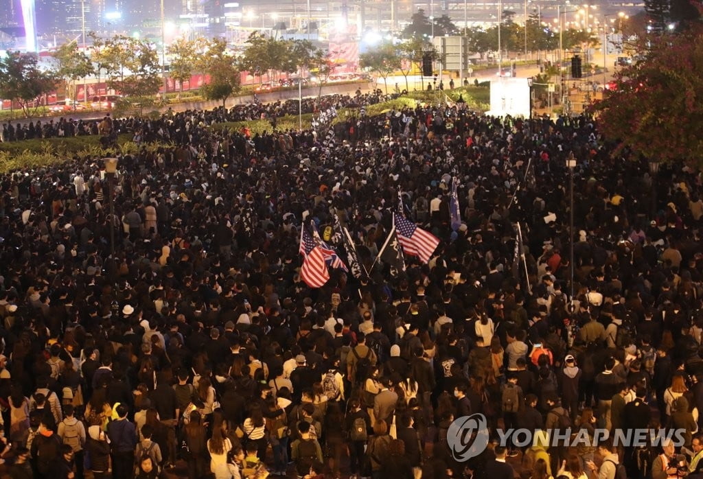 "중국, 스트롱맨 골랐다"…홍콩, 경찰 출신 강경파가 장관