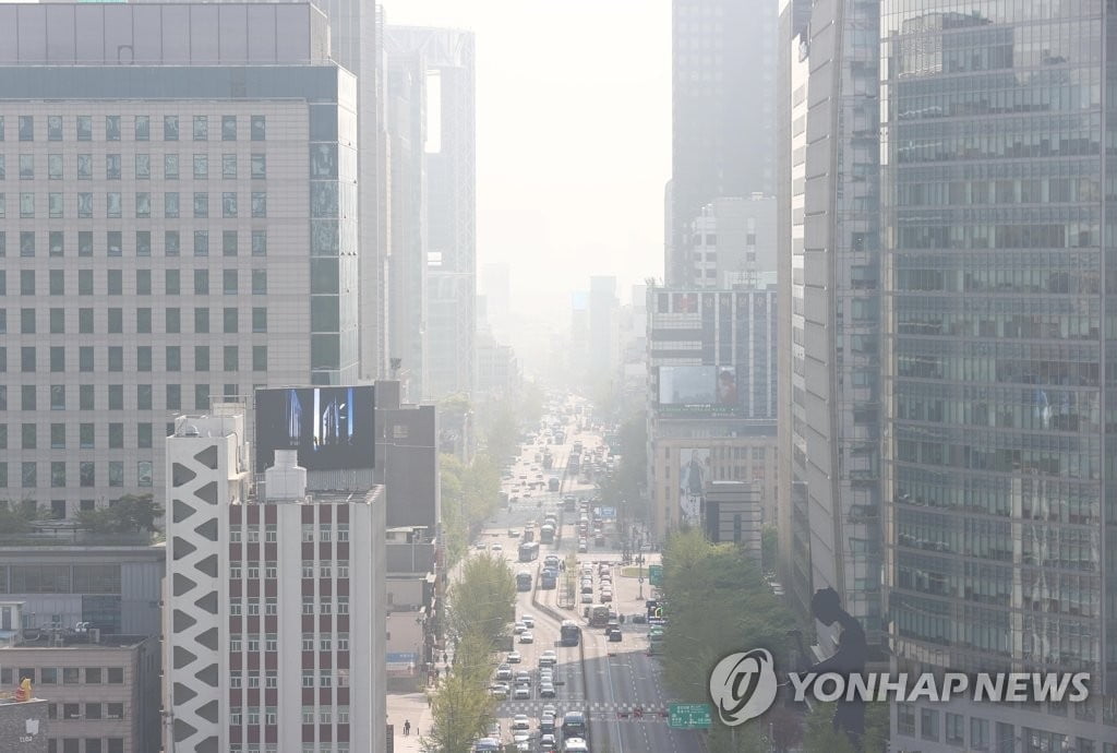 전국 대체로 맑고 일교차 커…미세먼지는 '나쁨'