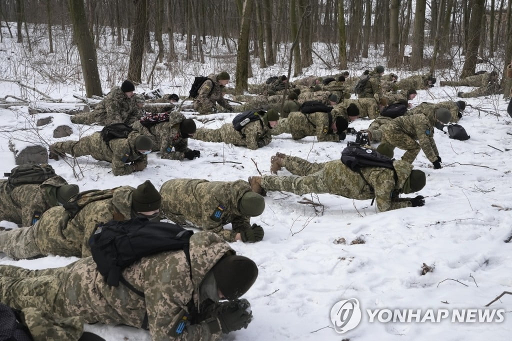 [속보] "우크라 의용군 참여한 우리 국민 사망자 확인 중"