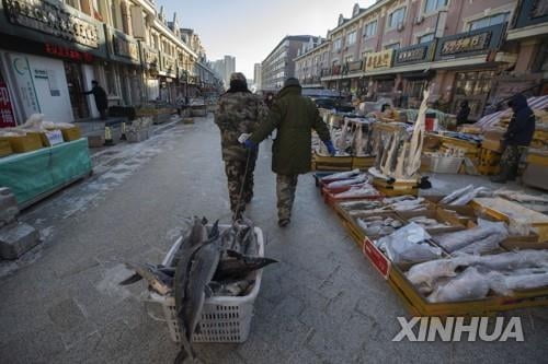 "한국산 수산물 포장에 코로나"…中 '수입중단' 발표